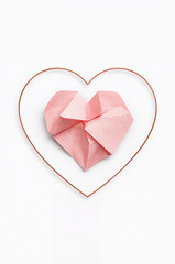 余計な要素を省いた一筆書きハートボーダーと紙ハートの白デザイン. 生成AI