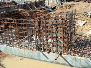 Reinforced concrete building construction site