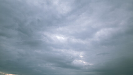 Obraz premium A Dramatic Overcast Sky Featuring Impressive Texture and Intense Depth of Detailed Features