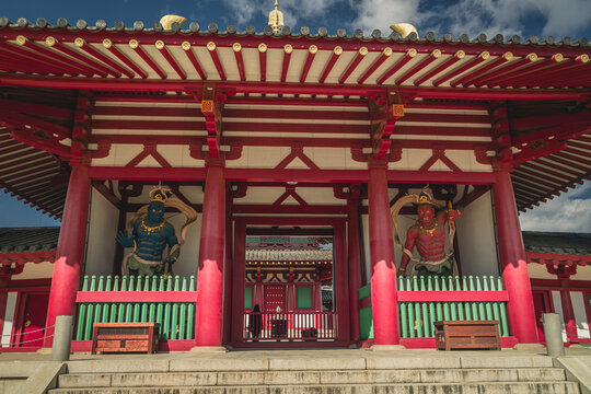 Two Nio guardian statues - Agyo.