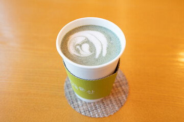 温かくてヘルシーなヨモギラテ