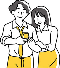 スマホの画面を覗く男女社員