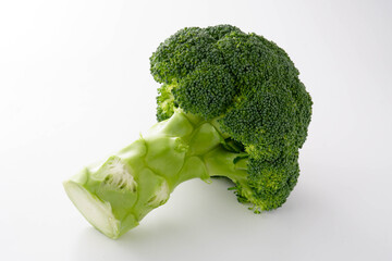 ブロッコリー　白背景