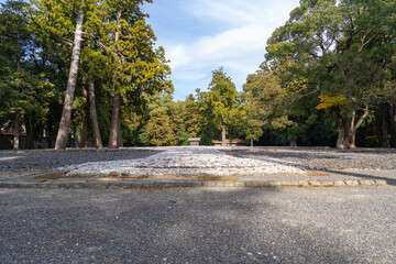 日本神話：神聖な森と川（神宮・五十鈴川）