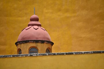 Baroque style dome architectural detail on the exterior of the Catedral Basílica Colegiata de Nuestra Señora de Guanajuato in Mexico. © ELENI MAVRANDONI