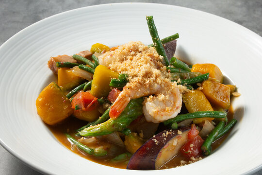 A view of a plate called ginataang sitaw at kalabasa.