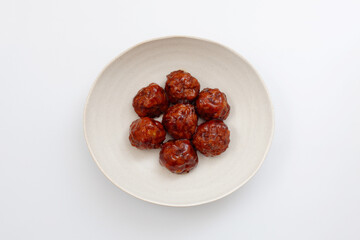 肉団子の甘酢あんかけ 白背景