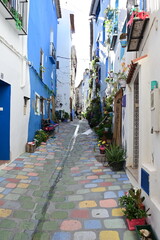 Fototapeta premium Chelva (Valencia), el famoso pueblo pintoresco con calles decoradas y artísticas.