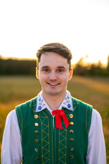 Kaszub w stroju kaszubskim w wzory kaszubskie © SILVERY BIRD