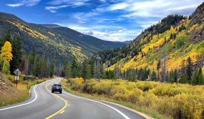 Fototapeta premium Colorado's Highway 24 between Red Cliff and Leadville during the fall