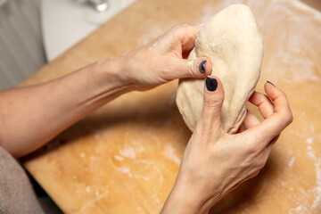 Ręczne robienie pierogów, przygotowania do świąt © hunter76