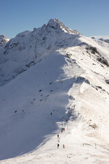 Zimowa panorama Tatr Wysokich – widok z Kasprowego Wierchu na szczyt Świnicy © W Podróży do Chmur