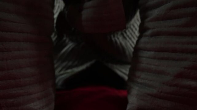 Buddhist Monk Bowing Deeply Before Buddha Statue - 자비로운 부처님 앞에 엎드려 경건하게 절을 올리는 스님