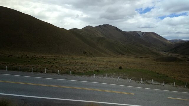 Lindis Pass Viewpoint mountain landscape along highway in New Zealand
