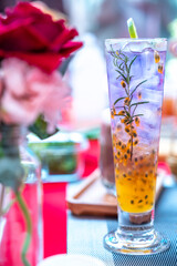 Fresh fruit juices made from a variety of fruits, vegetables, and roots contain many vitamins and minerals that are very beneficial to human health during work.