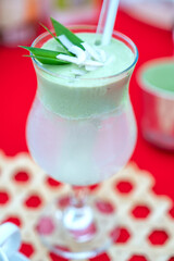 Fresh fruit juices made from a variety of fruits, vegetables, and roots contain many vitamins and minerals that are very beneficial to human health during work.