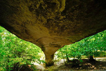 L'insolita formazione rocciosa chiamata Ponte del Diavolo o Ponte d'Ercole, a Brandola nel parco...