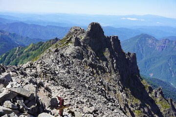 北アルプス　奥穂高岳から望むジャンダルム