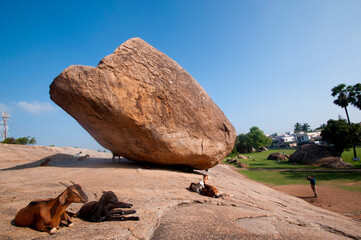 Krishnas butterball, Balancing giant natural rock stone, Mahabalipuram, Tamil Nadu, India