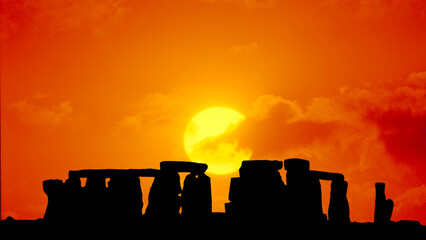 Stonehenge at dawn , Wiltshire, UK	
