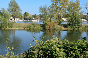 Obraz premium Bateau; Parc Interdepartemental Paris Val de Marne; Choisy le Roi; 94, Val de Marne, France
