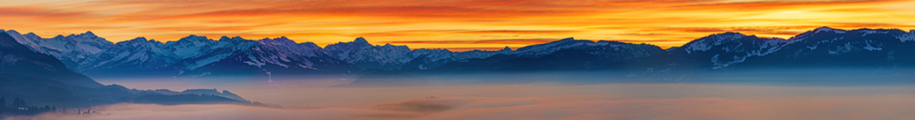 Oberstdorfer Berge - Allg&auml;u - Panorama - Bergkette - Sonnenuntergang 