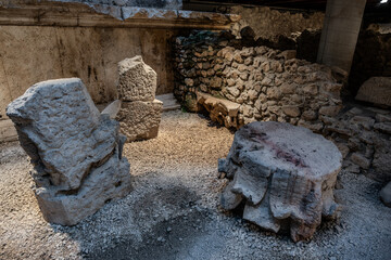 This complex testifies to what remains of the Italic temple from the second half of the third century BC, preserved thanks to the fact that what is now the cathedral of Isernia was built on it.