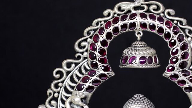 Silver Idol of Mahaveer Swami | Jain Dharma Tirthankara Murti Symbolizing Peace, Ahimsa, Meditation, and Spiritual Enlightenment in Traditional Indian Religious Art