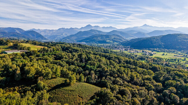 Les panoramas des Pyr&eacute;n&eacute;es &agrave; la sortie de l'hiver