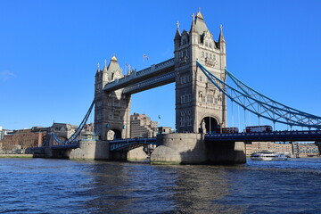 Obraz premium Panoramic view of famous Tower Bridge over the river Thames in London, England, United Kingdom.