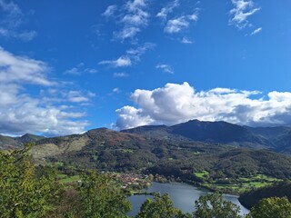 Paisaje monta&ntilde;oso