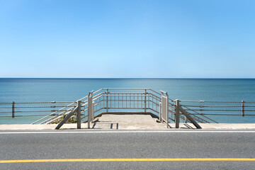 七里ヶ浜（湘南海岸）沿い 国道134号からの眺め 鎌倉市