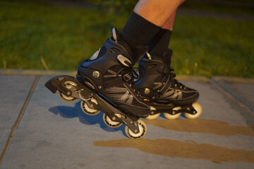 Patines, patinaje en el parque