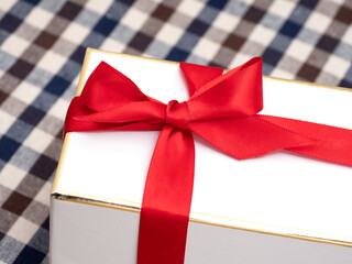 ラッピングされたギフトボックス
