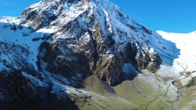 Le Pic du Midi depuis le val d'Arizes