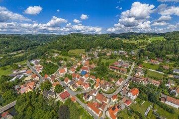 Ausblick auf die Gemeinde Vorra im mittelfr&auml;nkischen Pegnitztal nahe Hersbruck