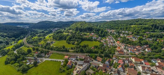 Ausblick auf die Gemeinde Vorra im mittelfr&auml;nkischen Pegnitztal nahe Hersbruck
