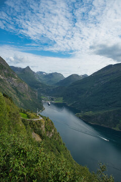 Blick in den Geiranger Fjord Norwegen