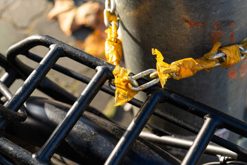 metal chain locking a bike