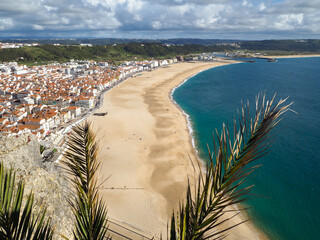 Mirador de Nazar&eacute; al oc&eacute;ano Atl&aacute;ntico
