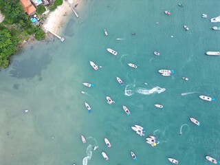 Lanchas Praia de Bombinhas / Bombas /  Prainha / Santa Catarina 
