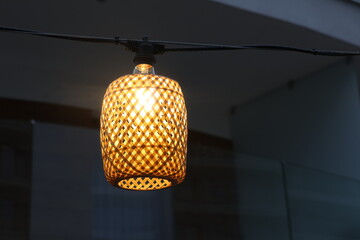 lampa zdobiąca ulice © Maciej