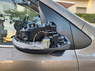 damaged exterior car rearview mirror