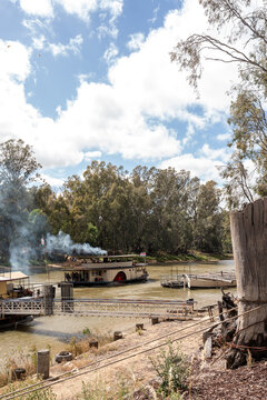 a steam boat on the Murray river between Echuca and Moama