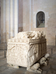 Tomb of Ines de Castro inside the church of Mosteiro de Santa Maria de Alcoba&ccedil;a