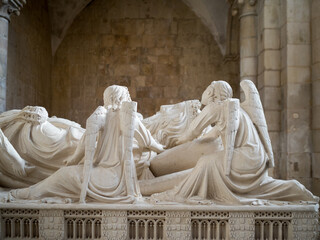 Detail of the Tomb of King Pedro I inside the church of the Mosteiro de Santa Maria de Alcoba&ccedil;a