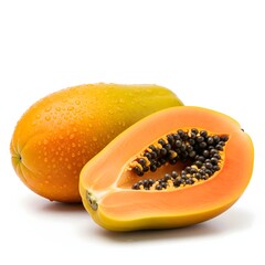 Papaya fresca con la mitad cortada y mostrando las semillas