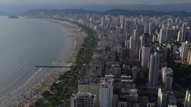 Voo de Drone pela Orla de Santos