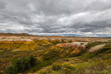 Obraz premium Beautiful landscape at Badlands National Park on a cold windy day.