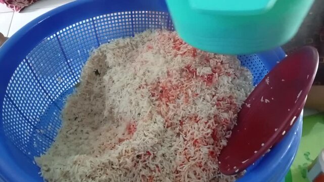 cooking rice mandhi on bowl